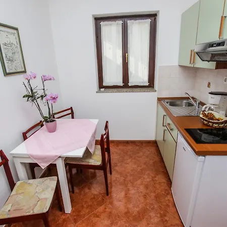 Cvitan 1. Floor شقة بوريتش