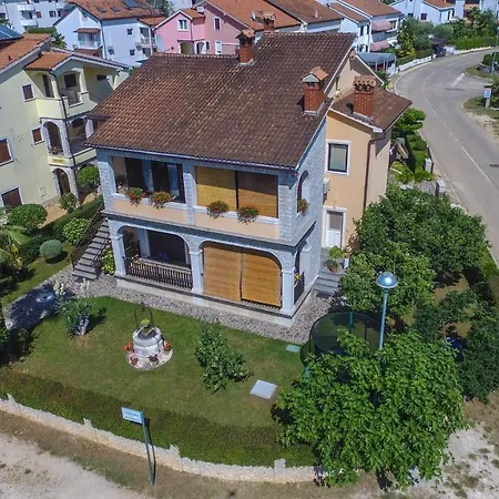 Appartement Cvitan 1. Floor Poreč